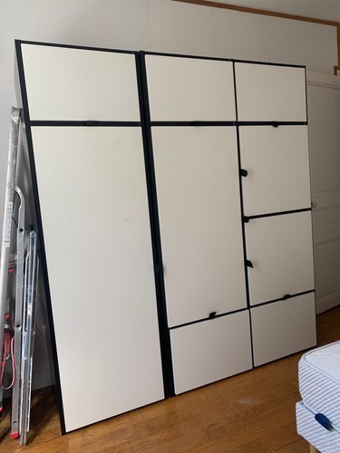 Grande armoire noire - , et
