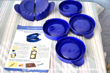TUPPERWARE Lot tourtelette party, 3 emporte pièces,chausson  livret de Recettes