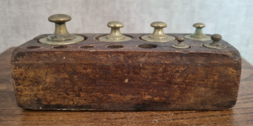 Boîte ancienne poids - boîte,