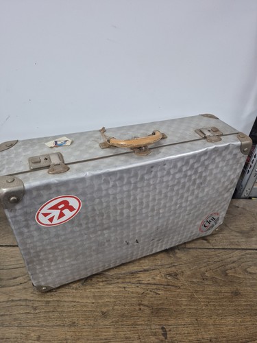 Ancienne valise métal - en,
