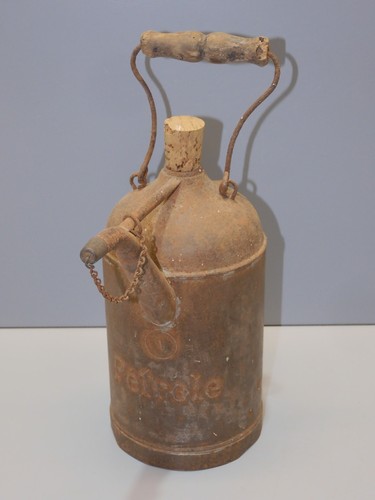 Ancien petit bidon petrole 1 - bidon,
