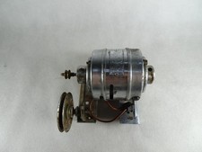 Moteur pour projecteur Pathé Baby.