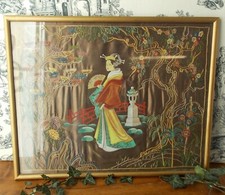 ANCIEN CADRE DORE BRODERIE ET