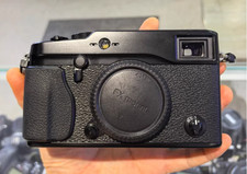 Fujifilm X-Pro1 16.3MP Mirrorless Digital Camera Body English SD Charger