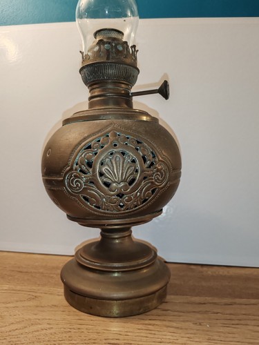 Ancienne lampe pétrole a - à,