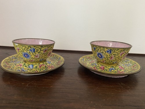 Deux tasses thé - deux,