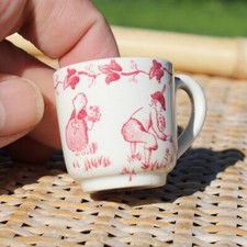 Ancienne petite tasse à café