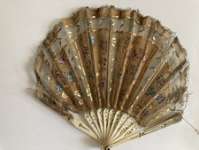 Éventail Plié Ancien  Forme