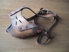 Muselière ancienne en cuir