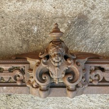 Ancien Devant De Cheminée