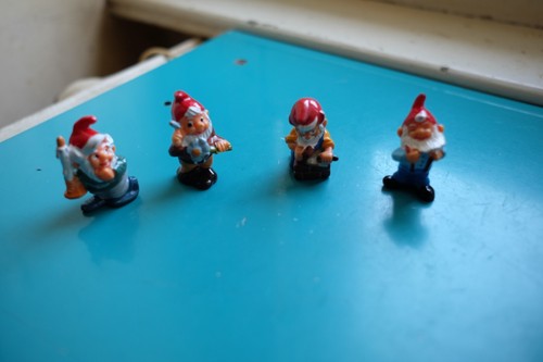 Kinder figurine nain - kinder,