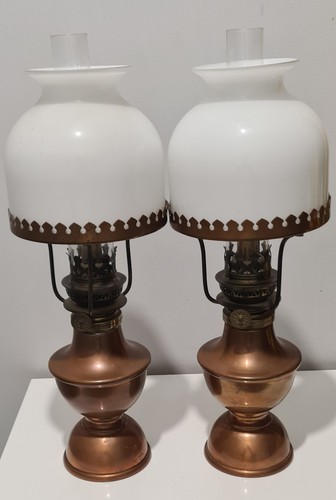 Paire lampes petrole anciennes - petrole,