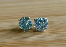 Boucles d'oreilles clous