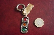 PORTE CLE METAL/   FEUX TRICOLORE