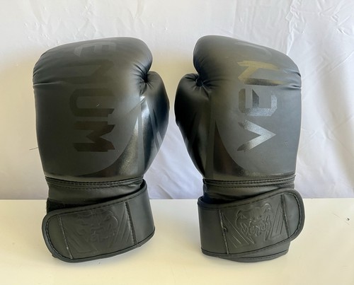 Venum classic boxing gloves - classic,