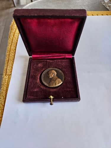 Petain medaille offerte par - par, le