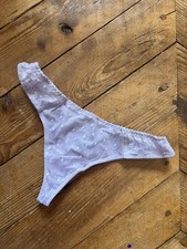 String violet parfumé