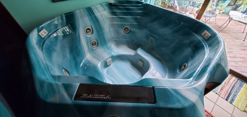 Jacuzzi hot tub spa - jacuzzi,