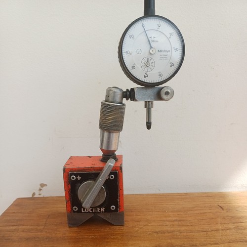 Comparateur mitutoyo avec base - comparateur,