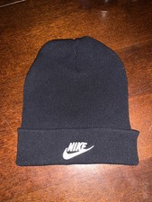 Bonnet nike taille s  1  peu porter