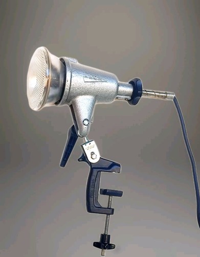 Ancienne lampe spot - lampe, industriel