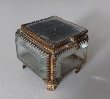 Ancienne Petite Boîte