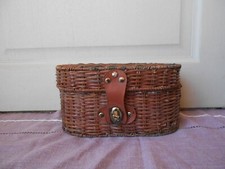 Malle Panier en Osier + tissu à Carreaux à intérieur fermoir cuir et laiton