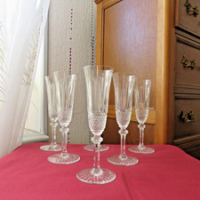 6 flutes a champagne en cristal de saint louis modèle tommy  signé H 18,5 cm