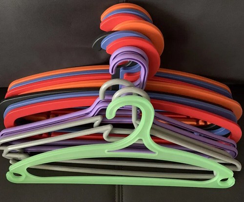 Lot cintres en plastique - cintres,