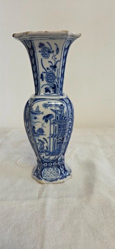 Vase cornet forme - , octogonale