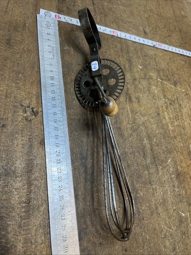 Old tool outil - old, ancien