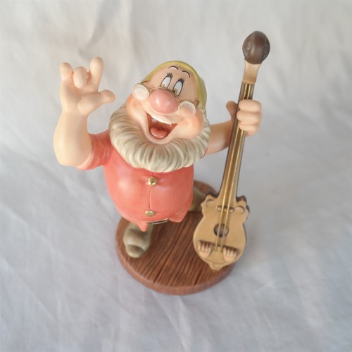Wdcc snow white cheerful - white,