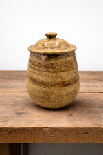 Covered pot, sandstone box -