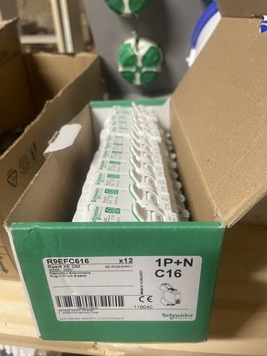 Schneider resi9 16a c - xe,
