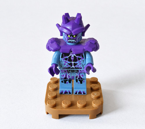 Lego personnage nexo - lego,
