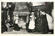 56-AROUND THE CLOSED BED BRETONS-N�3010-A/0053