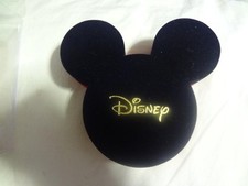 Dessus pendentif lettre dorée