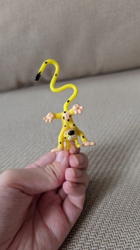 Figurine marsupilami sur - sur, sa