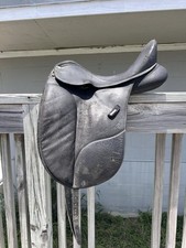 Wintec Isabella Adjustable Gullet Dressage Saddle 17”