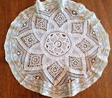 Early 20th Century Valenciennes Embroidery and Lace Placemat - Diameter 33cm