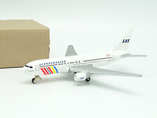 ERTL Metal Airplane Airlines 1/400 - Boeing 737 SAS Scandinavian