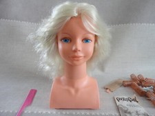 TETE A COIFFER. MISS BEL. VINTAGE 1960/ 1970. BELLA  MADE IN ENGLAND. A VOIR.