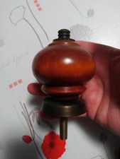 rare ancienne Boule d'escalier rampe ou autre bois et laiton  dia 7.1 cm