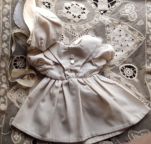 Jolie robe chapeau poupée - ,