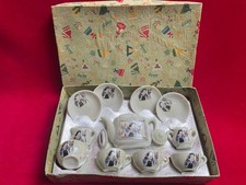 Ancienne petite dinette service à thé Blanche-Neige de 11 pièces en boite