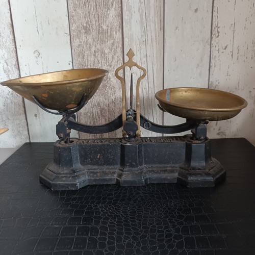 Ancienne petite balance - ancienne,