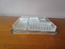 Plateau en verre épais  Serviteur apéritif  5 ramequins en verre  strié art déco