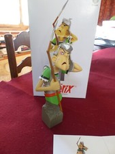 OLIBRIUS / ATTAKUS collection petitbonum / Uderzo Astérix / n° 213/2000