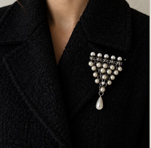 Importante broche haute - importante,
