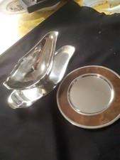 Saucière et dessous de